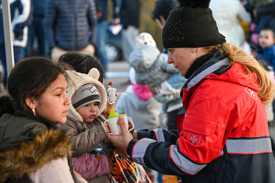 Ungarische Malteser versorgen Geflüchtete in Beregsurany an der ukrainischen Grenze Ungarische Malteser versorgen Geflüchtete in Beregsurany an der ukrainischen Grenze