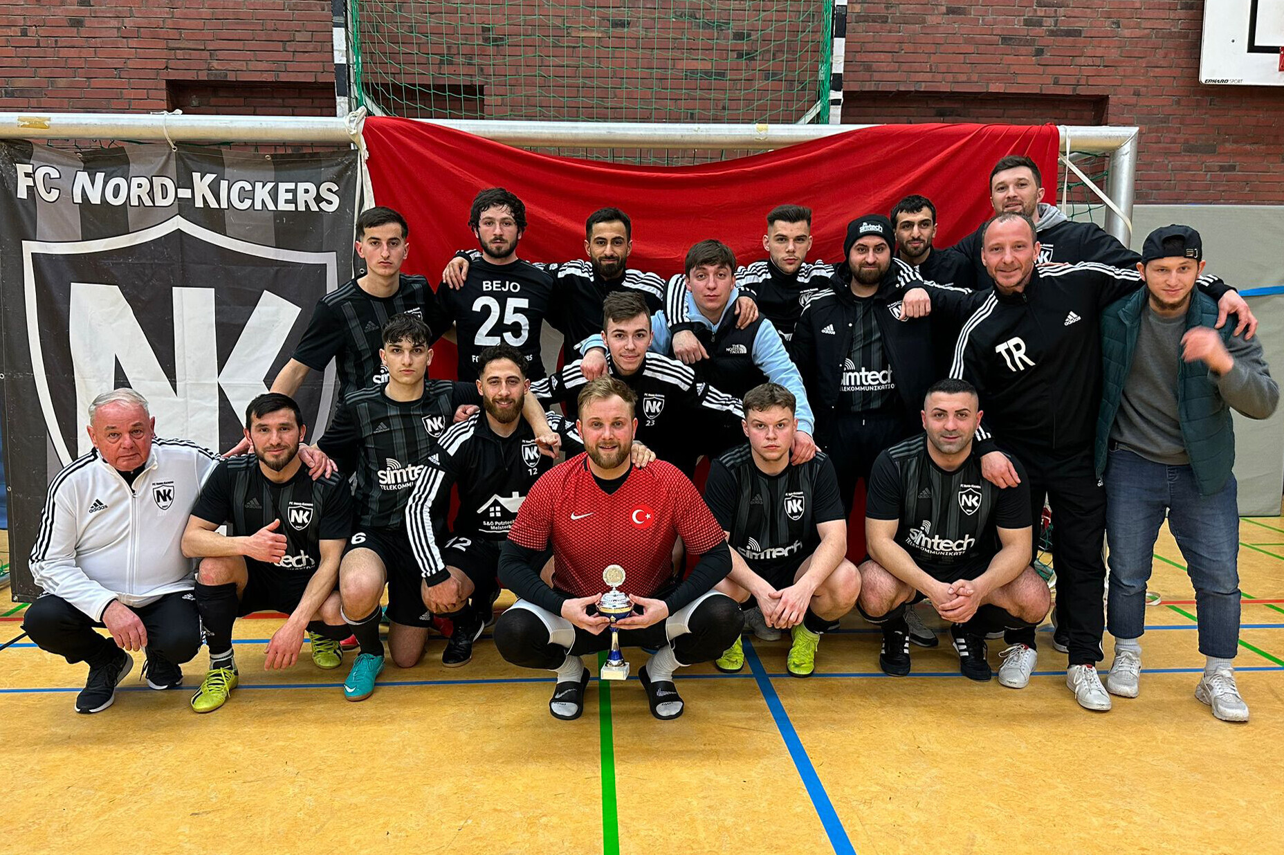 Moin FC ist ein Fußballverein, der sich für das Zusammenkommen und für die Gemeinschaft einsetzt Moin FC ist ein Fußballverein, der sich für das Zusammenkommen und für die Gemeinschaft einsetzt