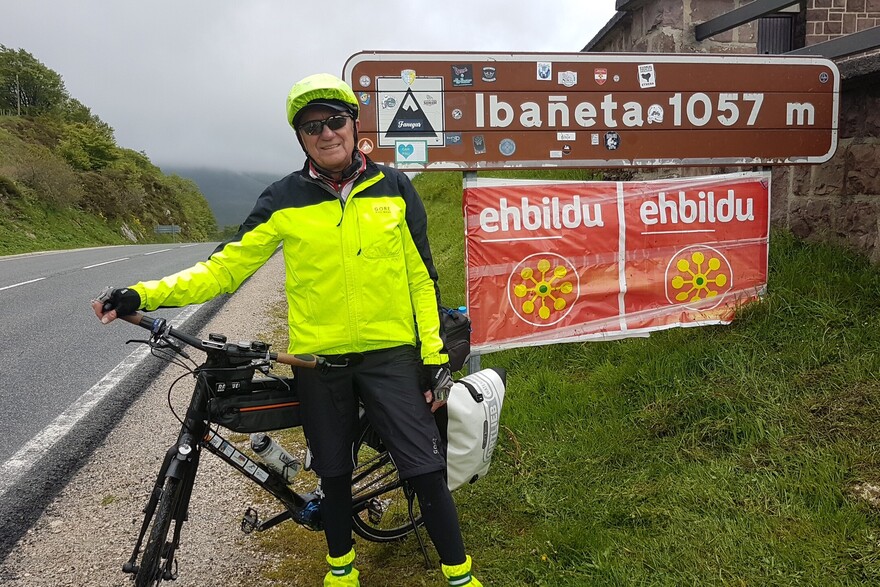 Uwe Jauer fährt auf seinem Fahrrad 3.700 km für die Hilfe im Jemen Uwe Jauer fährt auf seinem Fahrrad 3.700 km für die Hilfe im Jemen
